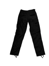 Carica l&#39;immagine nel visualizzatore di Gallery, WARZONE BLACK/RED CARGO
