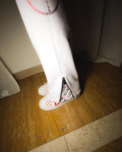 Carica l'immagine nel visualizzatore di Gallery, ROAD TO HEAVEN WHITE SUIT PANTS
